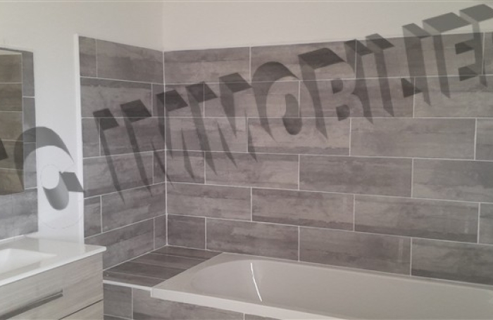 Location Maison 100m&sup2; 4 pi&egrave;ces Saint Gilles Les Hauts