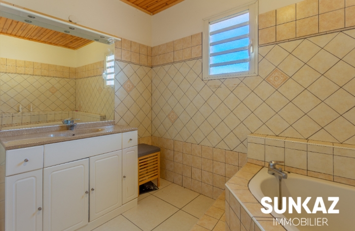 Location Maison 125m&sup2; 4 pi&egrave;ces Saint-Pierre