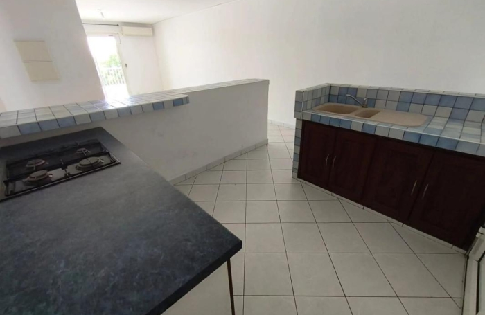 Location Appartement 70m&sup2; 3 pièces Saint-Pierre