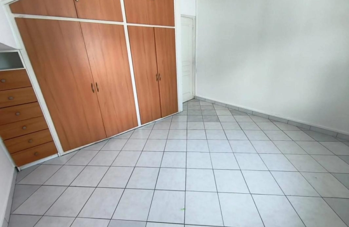 Location Appartement 70m&sup2; 3 pièces Saint-Pierre