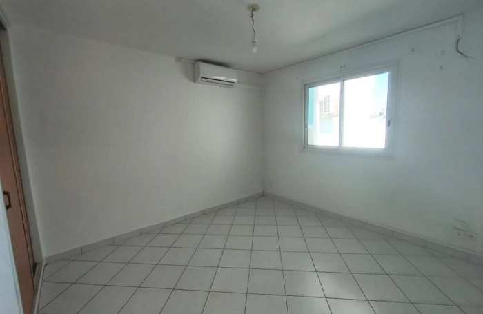 Location Appartement 57m&sup2; 2 pièces Saint-Pierre