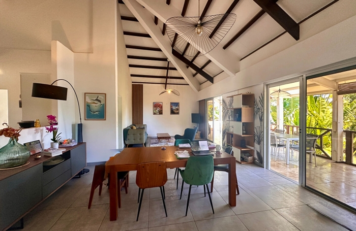 Vente Maison 141m&sup2; 5 pi&egrave;ces Saint Gilles les Bains