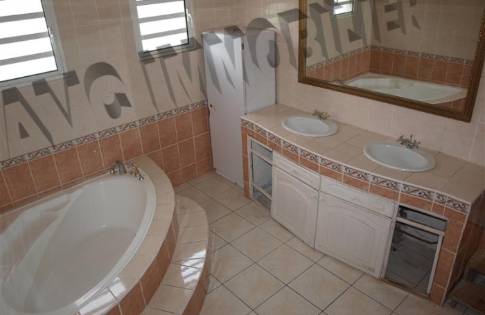 Location Maison 130m&sup2; 4 pi&egrave;ces Bois de Nefles St Paul