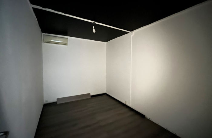 Local professionnel et commercial 67 m2 secteur Moufia proche boulevard Sud