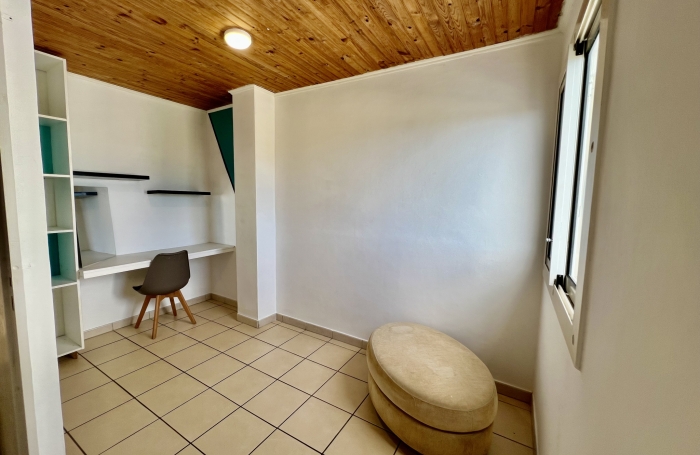 TAMPON 97430 - CHARMANTE MAISON - 3 CHAMBRES - PROCHE COMMODIT&Eacute;S - FACILE D'ACC&Egrave;S