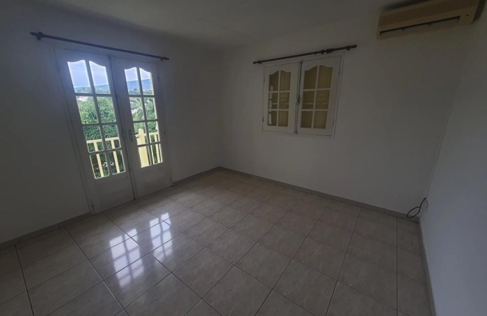 Location Maison 180m&sup2; 6 pièces Sainte Clotilde