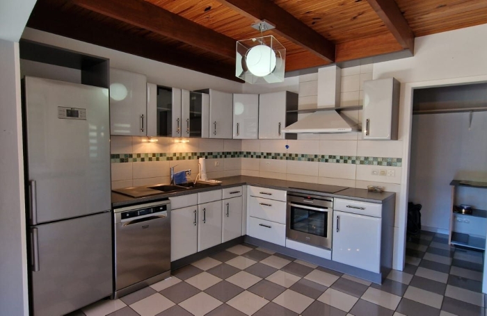 &Agrave; VENDRE   Villa F7 de 218 m2   Charme cr&eacute;ole et prestige &agrave; L&rsquo;Entre-Deux 570 000&euro; FAI