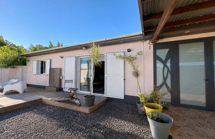 SAINT PHILIPPE 97442 - VILLA DE PLAIN PIED - EN PARFAIT ETAT - LUMINEUSE - AGREABLE &Agrave; VIVRE - SECTEUR CALME