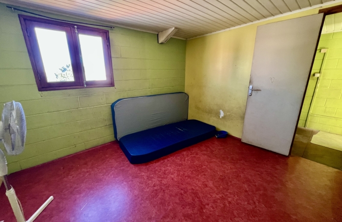 SAINT PIERRE 97410 - VILLA &Agrave; &Eacute;TAGE -  FORT POTENTIEL - TRAVAUX &Agrave; PR&Eacute;VOIR - VARANGUE FERM&Eacute;E
