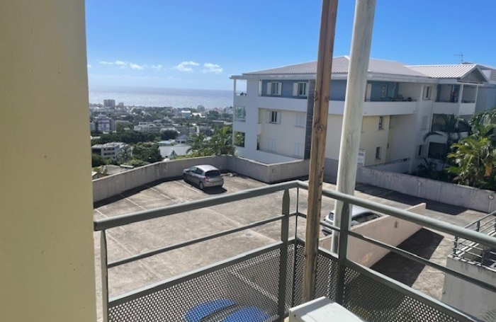 STUDIO MEUBLE VUE ET TERRASSE
