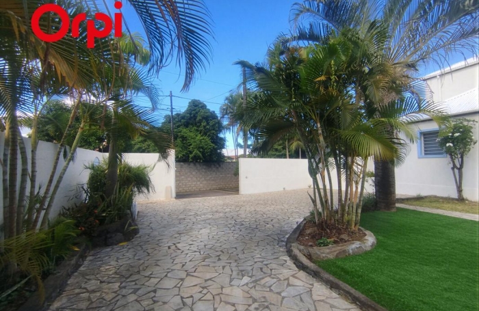 Location Maison 162m&sup2; 4 pièces Ravine des Cabris